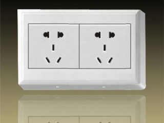 插座选购，家居装修时插座怎么选购？单相插座与三相插座的区别?